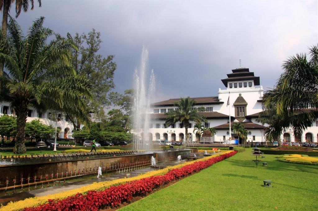 Hotel Cihampelas 1 Bandung Exteriér fotografie
